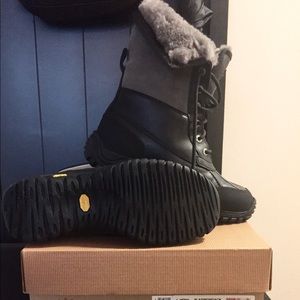 NWB - Ugg Adirondack Black Snow Boot - Size 8